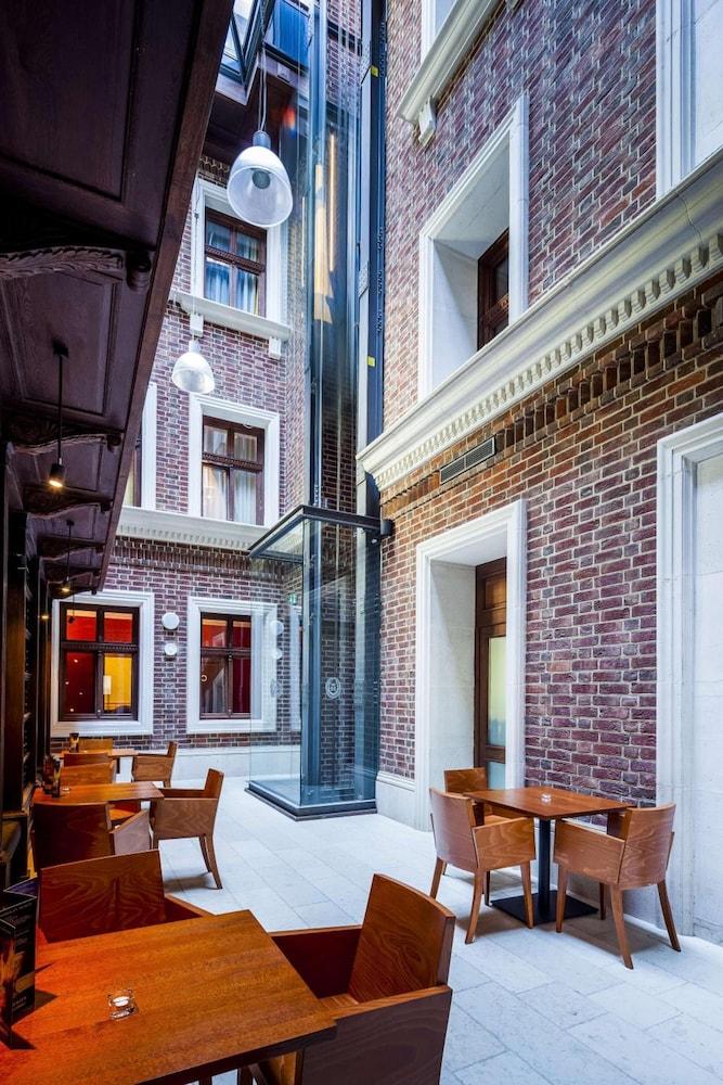 Готель Palazzo Rosso Old Town